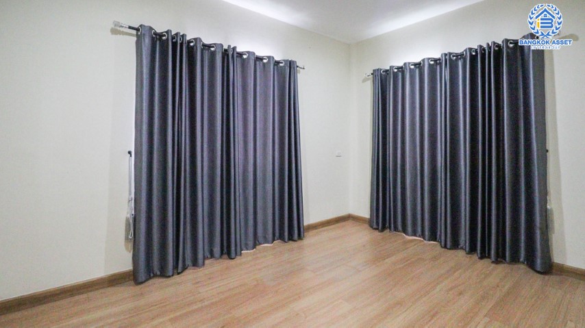 *****ทาวน์โฮมมือสองย่านนนทบุรี ม.โกลเด้นซิตี้ ปิ่นเกล้า-จรัญสนิทวงศ์ หลังมุม! เนื้อที่เกือบ 27 ตร.ว. ฟังก์ชัน 5 ห้องนอน 4 ห้องน้ำ 2 ที่จอดรถ บ้านสวยสภาพดี บนทำเลเชื่อมต่อถ.บางกรวย-ไทรน้อย,  ถ.ราชพฤกษ์, ถ.จรัญสนิทวงศ์ ใกล้รถไฟฟ้าสายสีแดง "สถานีบางบำหรุ" ราคาสุดคุ้ม!